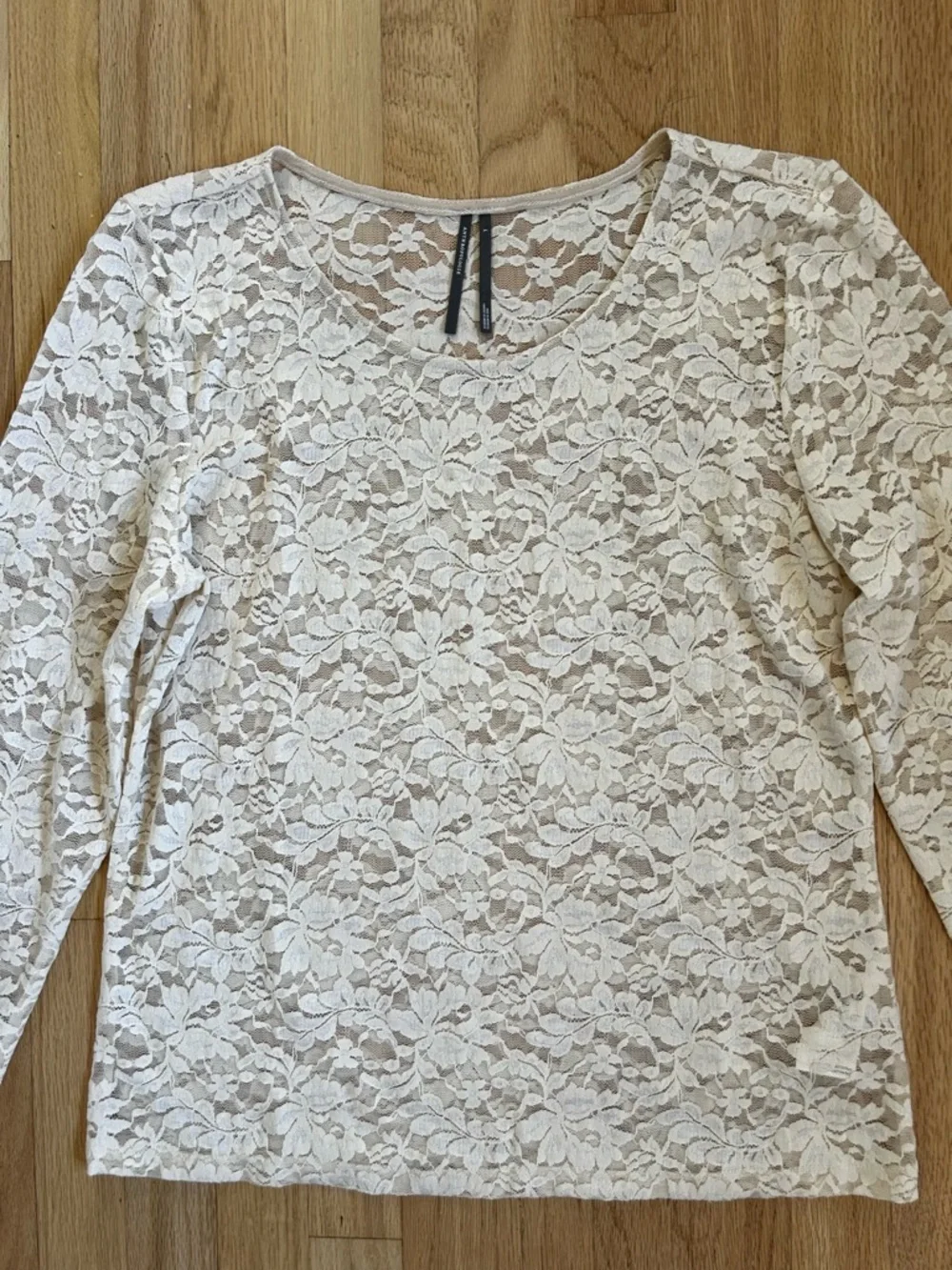 ANTHROPOLOGIE long sleeve lace crew neck top romantic almond milk cream size L